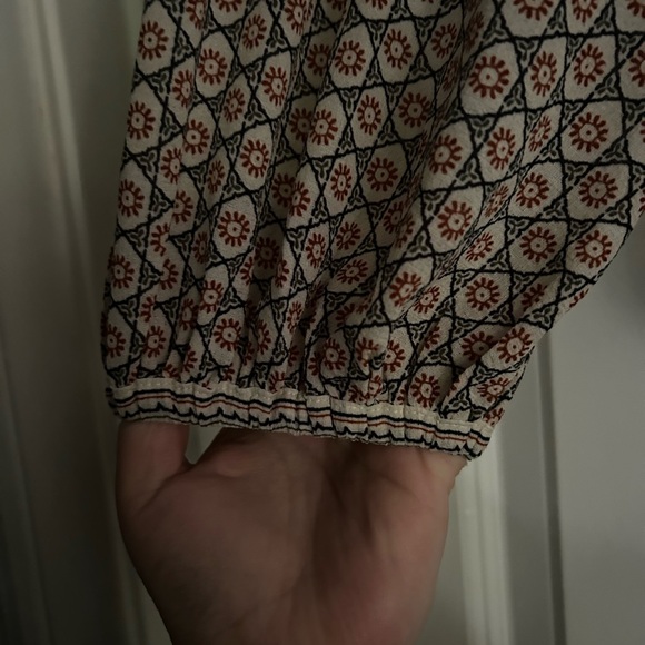 Max Studio Balloon Sleeve Button-Up Peplum Top - Picture 6 of 8